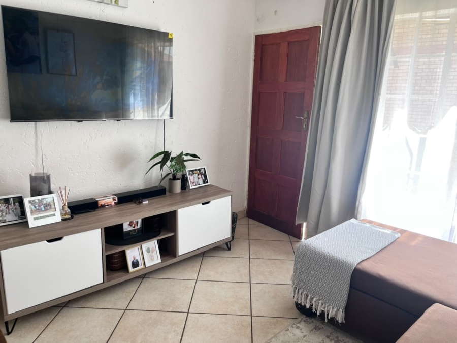 2 Bedroom Property for Sale in Waterval East North West